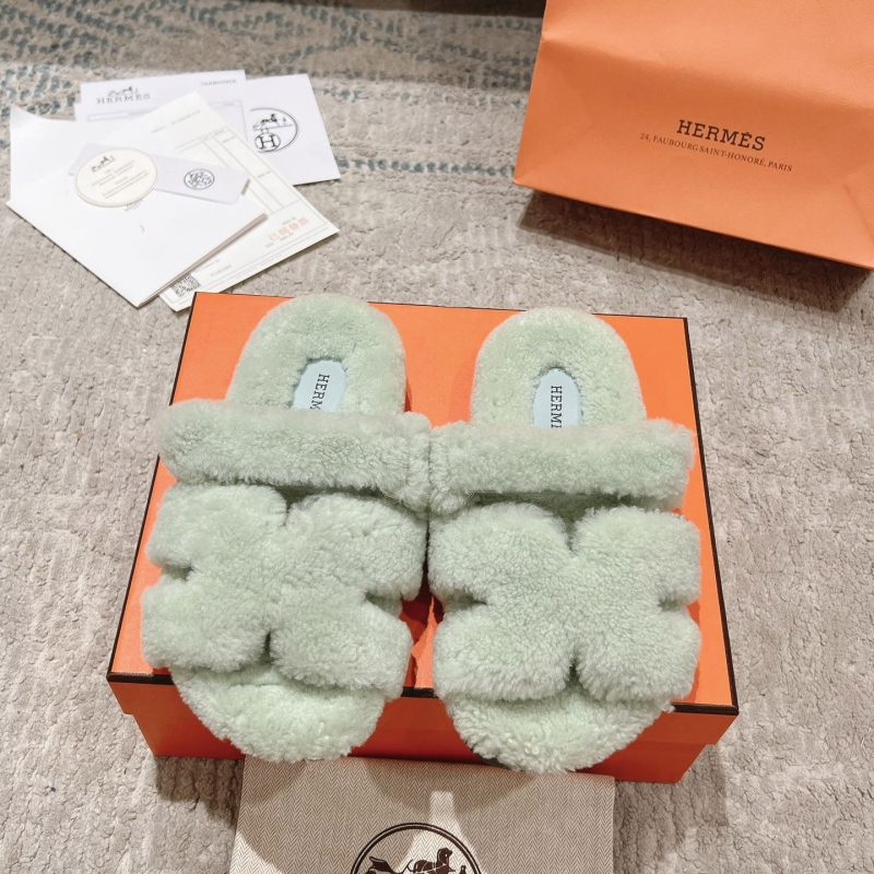 H**mes slippers